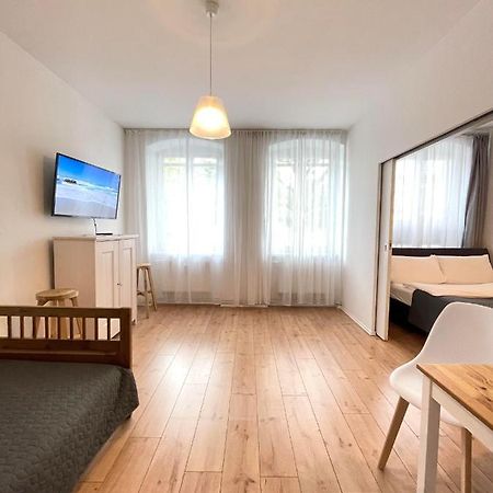 Ferienwohnung Im Stadtzentrum Von Bernau - Schoene Ferienwohnung Mit 1 1/2 Zimmern, Bad, Spuelmaschine, Waschmaschine, Komplette Kueche, Wlan Bernau bei Berlin Extérieur photo